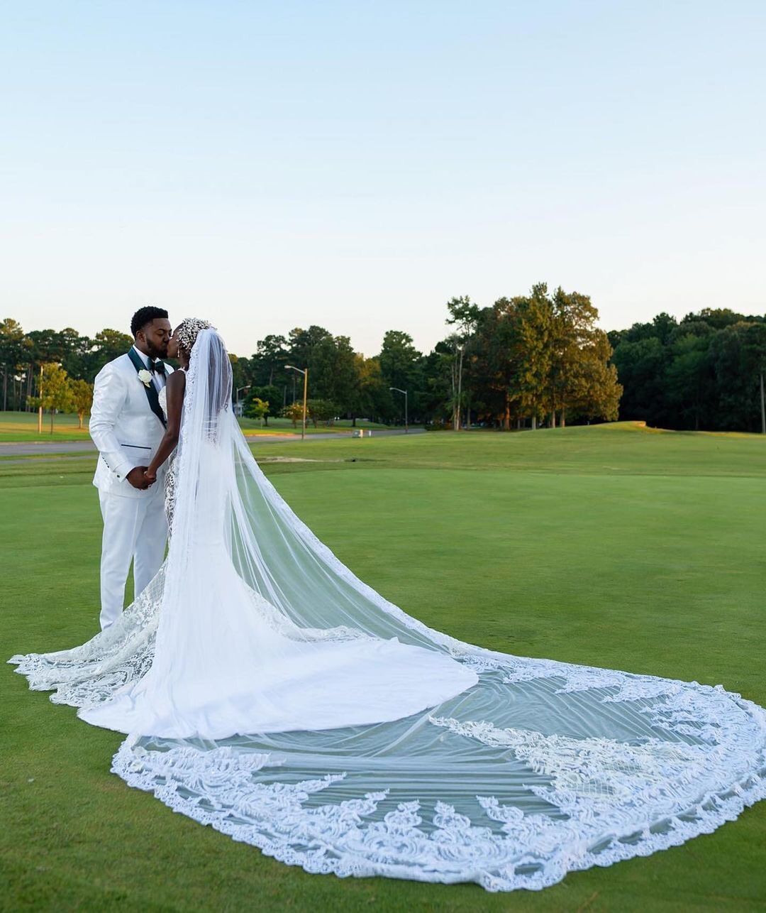 Summer Illusion Mermaid Wedding Dresses V Neck Lace Appliques Plus Size Bridal Gowns Robe de mariée With Veil