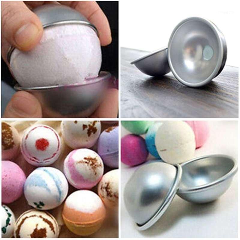 Wholesale- 10pcs/Lot 3D Aluminum Alloy Ball Sphere Bath Bomb Mold Cake Pan Tin Baking Pastry Mould 4.5 x 2cm 5.5 x 2.5cm 6.5 x 3cm1
Wholesale- 10pcs/Lot 3D Aluminum Alloy Ball Sphere Bath Bomb Mold Cake Pan Tin Baking Pastry Mould 4.5 x 2cm 5.5 x 2.5cm 6.5 x 3cm1