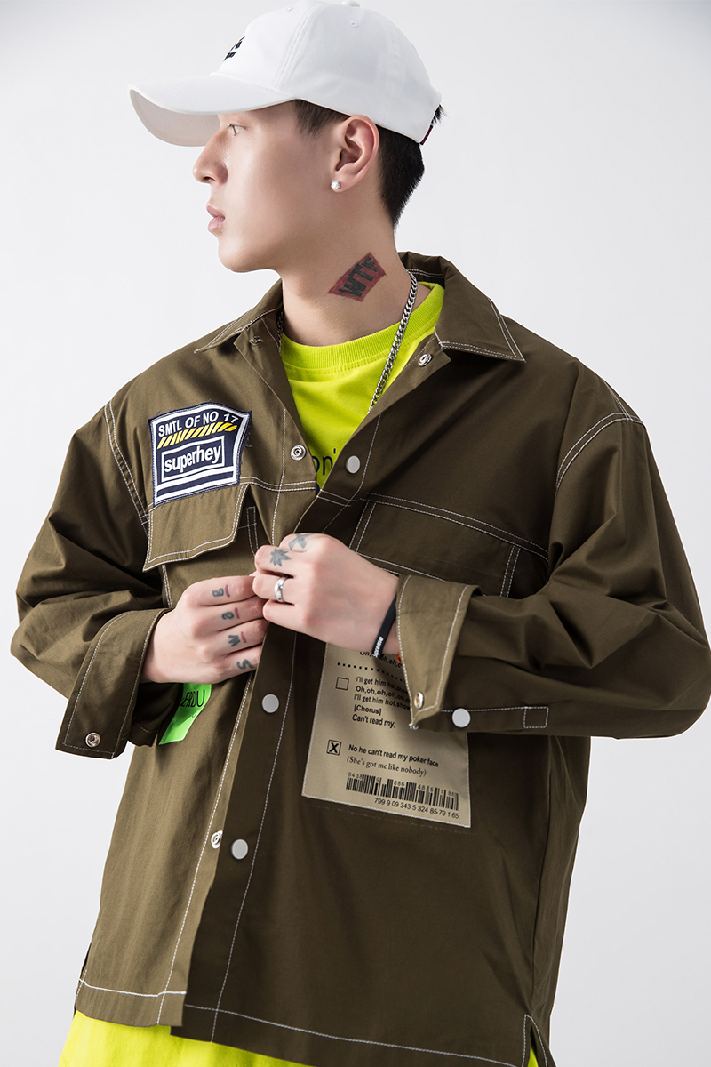 2019 Autumn new casual denim longsleeved jacket male Korean version handsome Hong Chinese style windbreaker Cartoon Red Black T200502