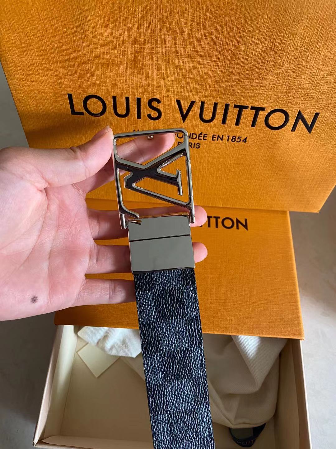 Mens Belts Luxury Leather Designer Belt Men High Quality Ceinture Homme Cinto Masculino Luxo Crocodile Cinturones Hombre 2020 B2, Black;brown
Mens Belts Luxury Leather Designer Belt Men High Quality Ceinture Homme Cinto Masculino Luxo Crocodile Cinturones Hombre 2020 B2, Black;brown