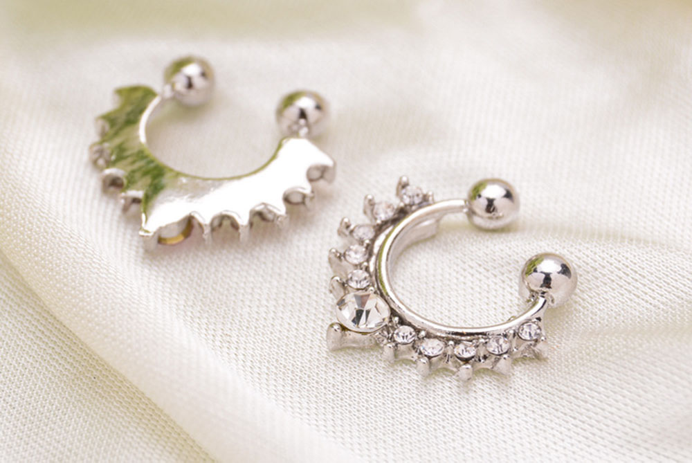 Shiny Crystal Nose Rings Studs Crown Shape Nose Screw Hoop Diamond Hypoallergenic Nostril Nose Piercing Jewelry for Women Wholesale Price