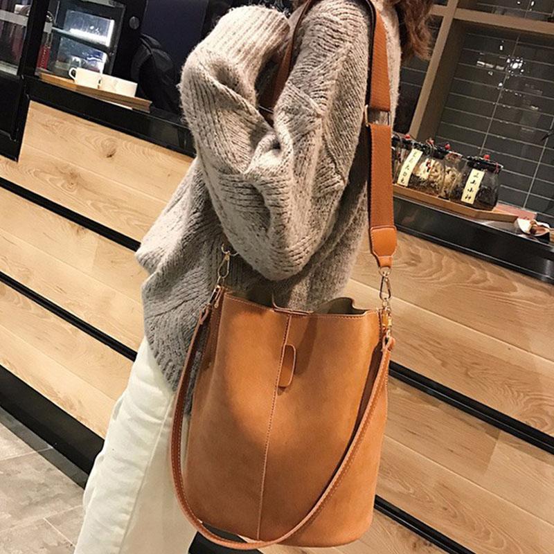 Woman Bag Retro Large-Capacity Frosted PU Leather Ladies One-Shoulder Portable Messenger Bucket Bag Brown Female
Woman Bag Retro Large-Capacity Frosted PU Leather Ladies One-Shoulder Portable Messenger Bucket Bag Brown Female