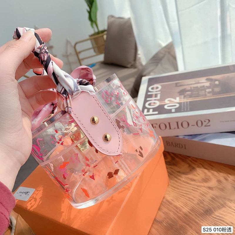 The New 2020 Ms Transparent Hand Bag Woman Handbag Jelly Beach Letter Box Clutch Purses Ladies Handbags Evening Clutches
The New 2020 Ms Transparent Hand Bag Woman Handbag Jelly Beach Letter Box Clutch Purses Ladies Handbags Evening Clutches