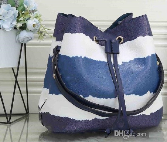Top Quality Large Capacity Drawstring Bag Tie Dye Bag for Women's Shoulder Bag Pastel Designer Purses, Red
Top Quality Large Capacity Drawstring Bag Tie Dye Bag for Women's Shoulder Bag Pastel Designer Purses, Red