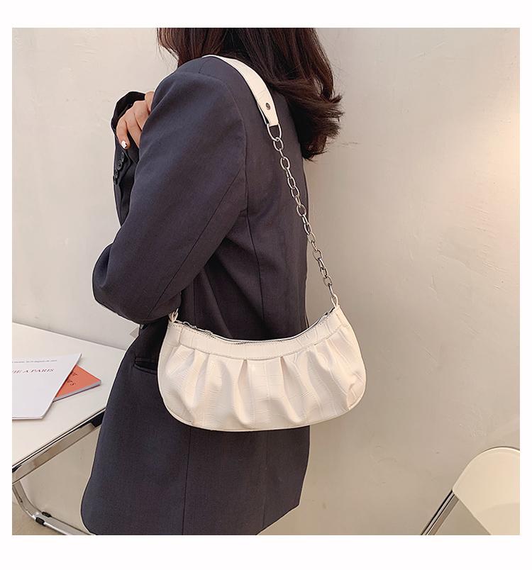 Women PU Handbags Black Chain Stone Pattern Cloud Hobos Bag Simple Women's Designer Handbag Solid Color Small Messenger Girl Bag
Women PU Handbags Black Chain Stone Pattern Cloud Hobos Bag Simple Women's Designer Handbag Solid Color Small Messenger Girl Bag