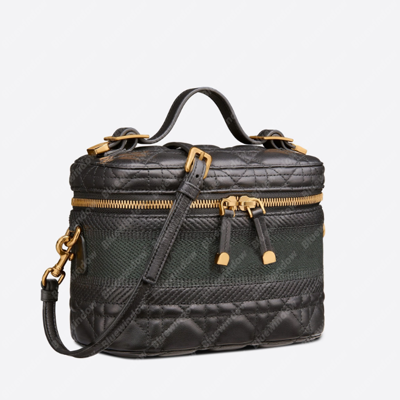 Travel Vanity Case CrossBody Bag Luxurys Designers Bags Handbag Leather Womens Shoulder Bag Purses Makeup Case B21012101L
Travel Vanity Case CrossBody Bag Luxurys Designers Bags Handbag Leather Womens Shoulder Bag Purses Makeup Case B21012101L