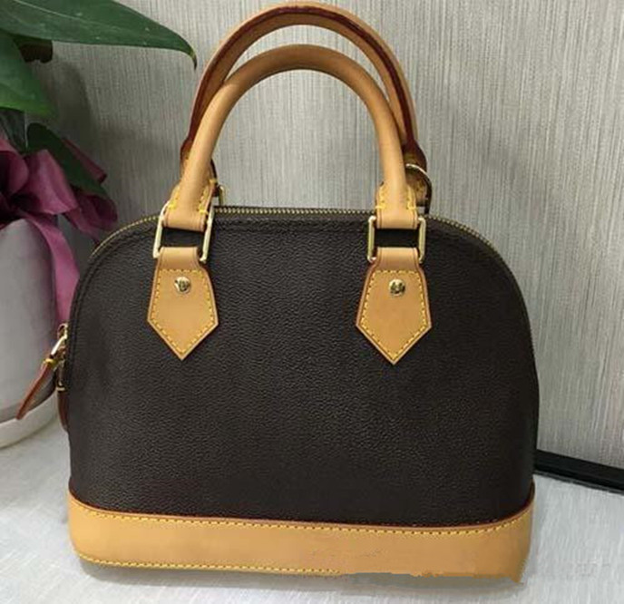 Luxurys designer bags designer handbags ladies Genuine leather bags with letters shell bag lady genuine leather handbag Shoulder bags, Khaki
Luxurys designer bags designer handbags ladies Genuine leather bags with letters shell bag lady genuine leather handbag Shoulder bags, Khaki