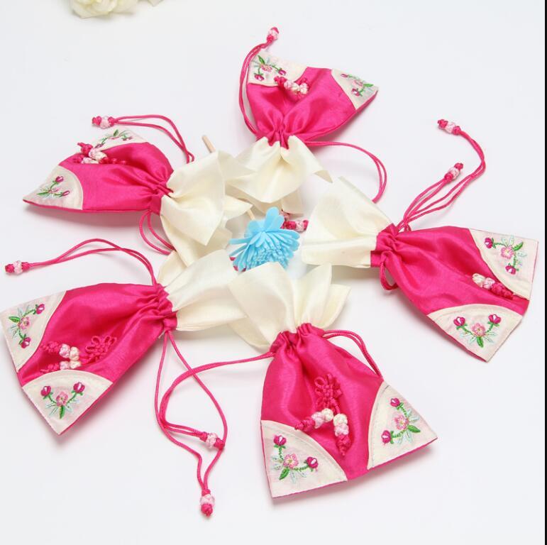 1 pcs Free shipping 10 * 15 cm high-end handmade medallion gift packaging bag Wedding Decoration favors flowers
1 pcs Free shipping 10 * 15 cm high-end handmade medallion gift packaging bag Wedding Decoration favors flowers