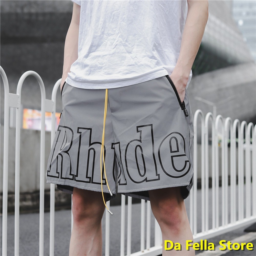 2020 RHUDE Shorts Gray Color Men Women Reflective effect Rhude Inside Tag US/EU Size Oversize Knee Length UK X1116
2020 RHUDE Shorts Gray Color Men Women Reflective effect Rhude Inside Tag US/EU Size Oversize Knee Length UK X1116