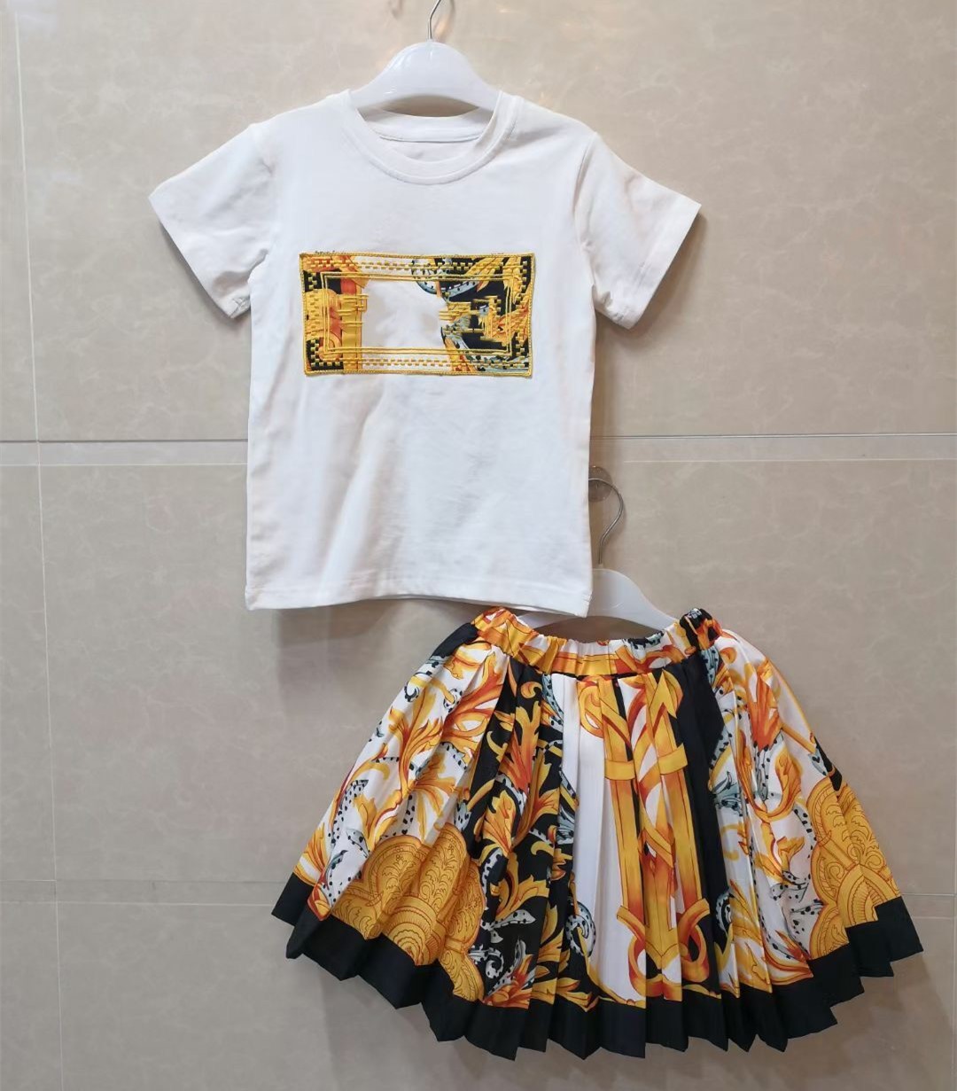 2021 new high quality Children Clothing spring and summer Toddler Girls short Clothes Outfit Suit Kids Tracksuit For Girls Clothing Sets, White
2021 new high quality Children Clothing spring and summer Toddler Girls short Clothes Outfit Suit Kids Tracksuit For Girls Clothing Sets, White