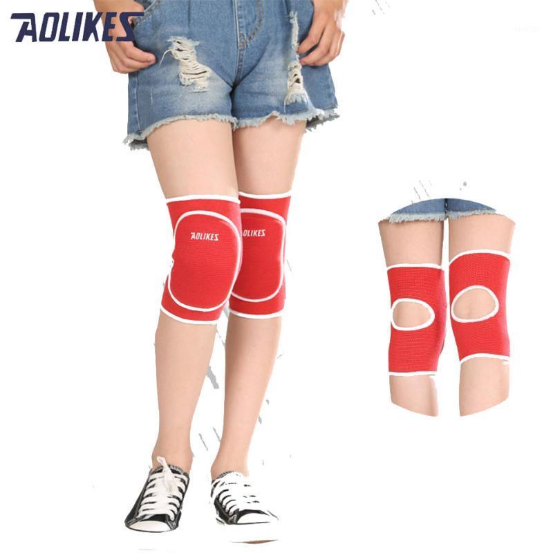 Children's knee pads professional sports knee pads children's anti-collision basketball skating bike1, Grey 
Children's knee pads professional sports knee pads children's anti-collision basketball skating bike1, Grey