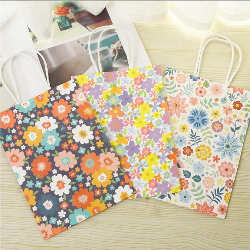 10PCS/lot 3 choices Small floral gift bag Yanghua kraft tote bag Romantic floral paper
10PCS/lot 3 choices Small floral gift bag Yanghua kraft tote bag Romantic floral paper