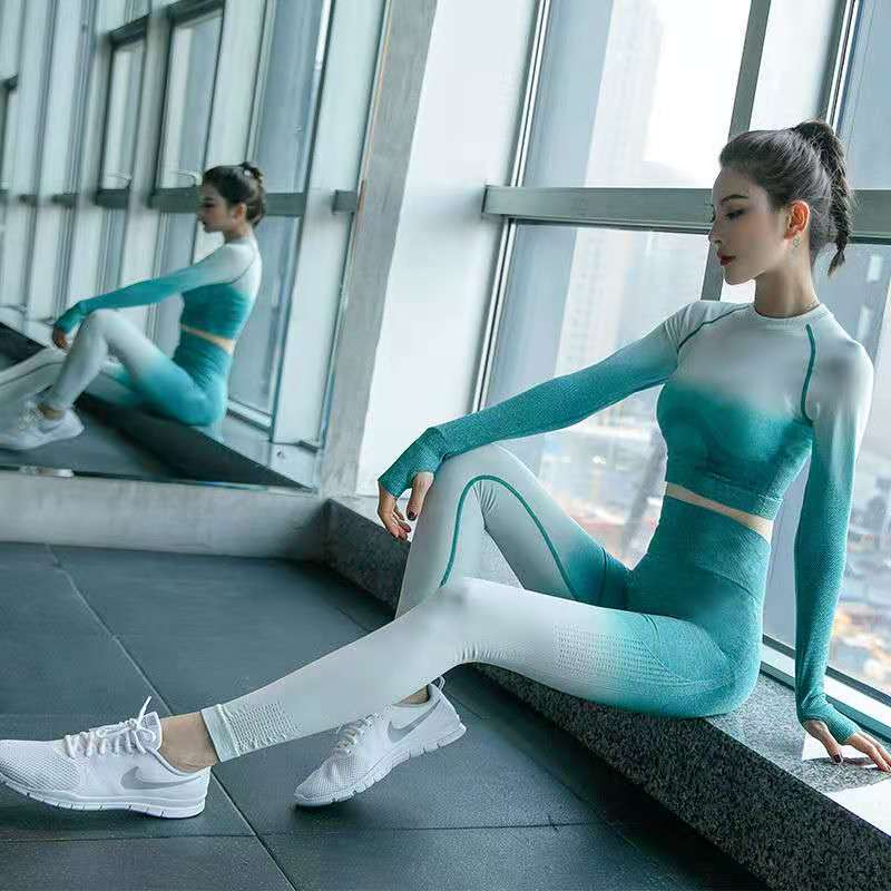 Sports suit women autumn and winter models gradient fashion net red quick-drying yoga clothes professional high-end gym running clothes
Sports suit women autumn and winter models gradient fashion net red quick-drying yoga clothes professional high-end gym running clothes