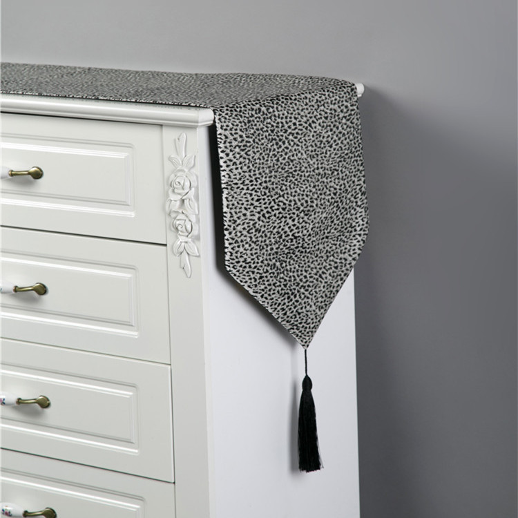 Luxury Jacquard Leopard Pattern Table Runner Nordic Office Model Room Tea Table Decoration Table Cloth TV Cabinet Cover
Luxury Jacquard Leopard Pattern Table Runner Nordic Office Model Room Tea Table Decoration Table Cloth TV Cabinet Cover