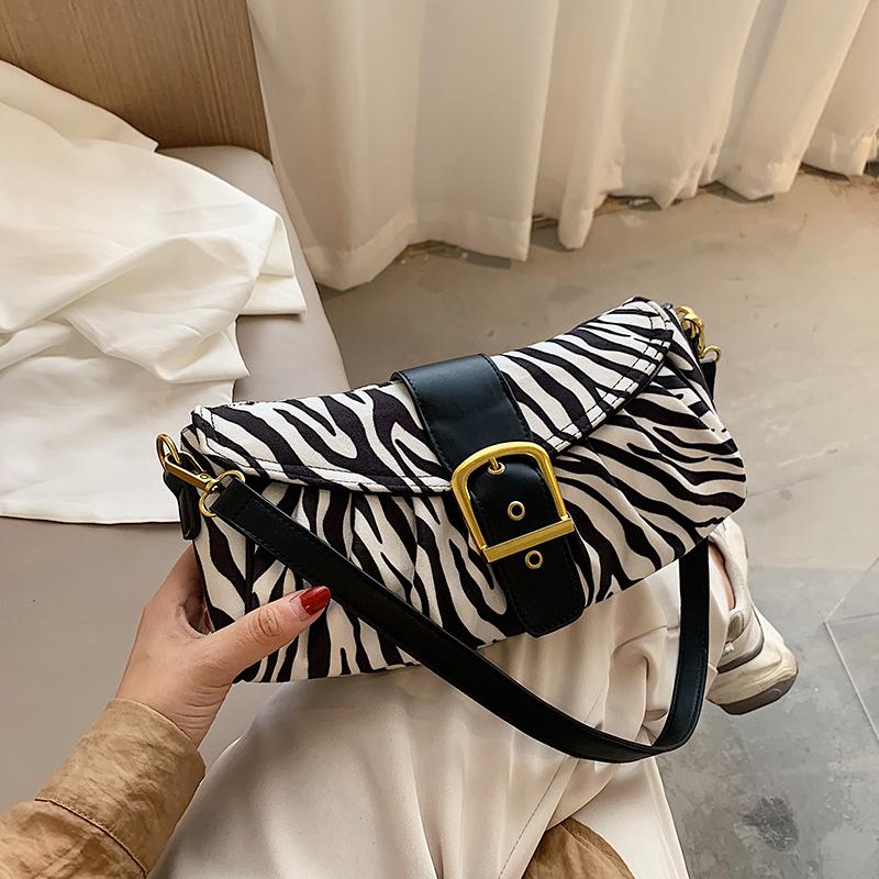 Fashion Women Zebra Clutch Bag High Quality Leather Crossbody Bag Pleated Half Moon Small Elegant Shoulder Handbag and Purse 
Fashion Women Zebra Clutch Bag High Quality Leather Crossbody Bag Pleated Half Moon Small Elegant Shoulder Handbag and Purse