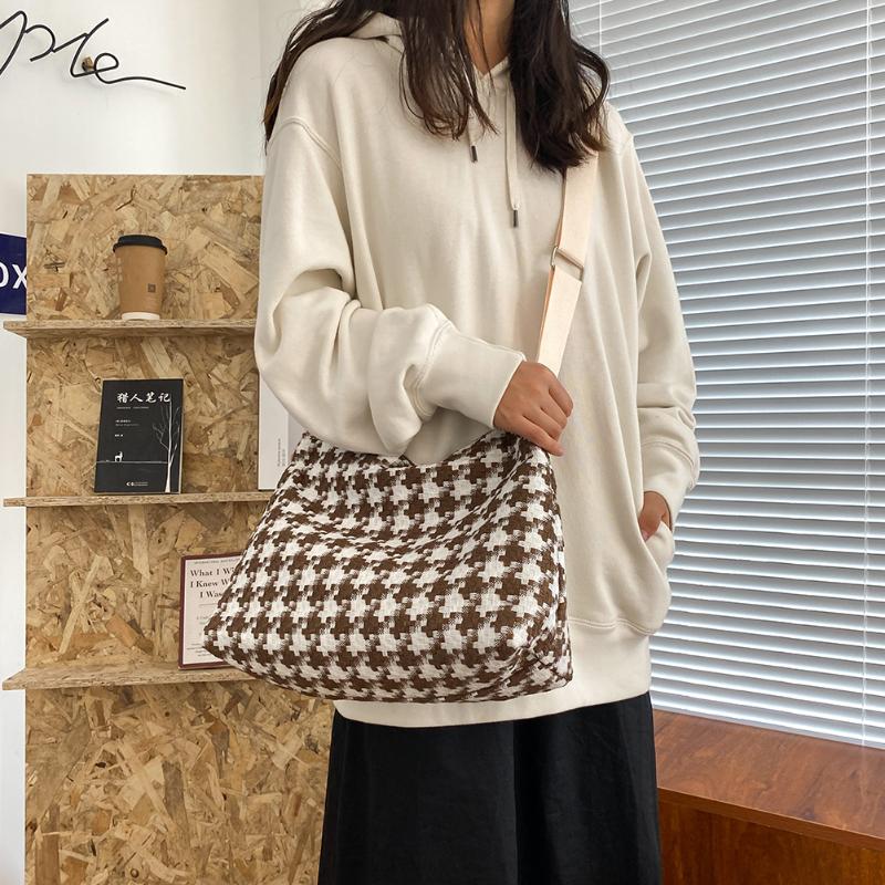 Fashion Exquisite Shopping Bag Female Shoulder Handbags Lattice Pattern Bucket Crossbody Bag Big Capacity Totes, Black
Fashion Exquisite Shopping Bag Female Shoulder Handbags Lattice Pattern Bucket Crossbody Bag Big Capacity Totes, Black