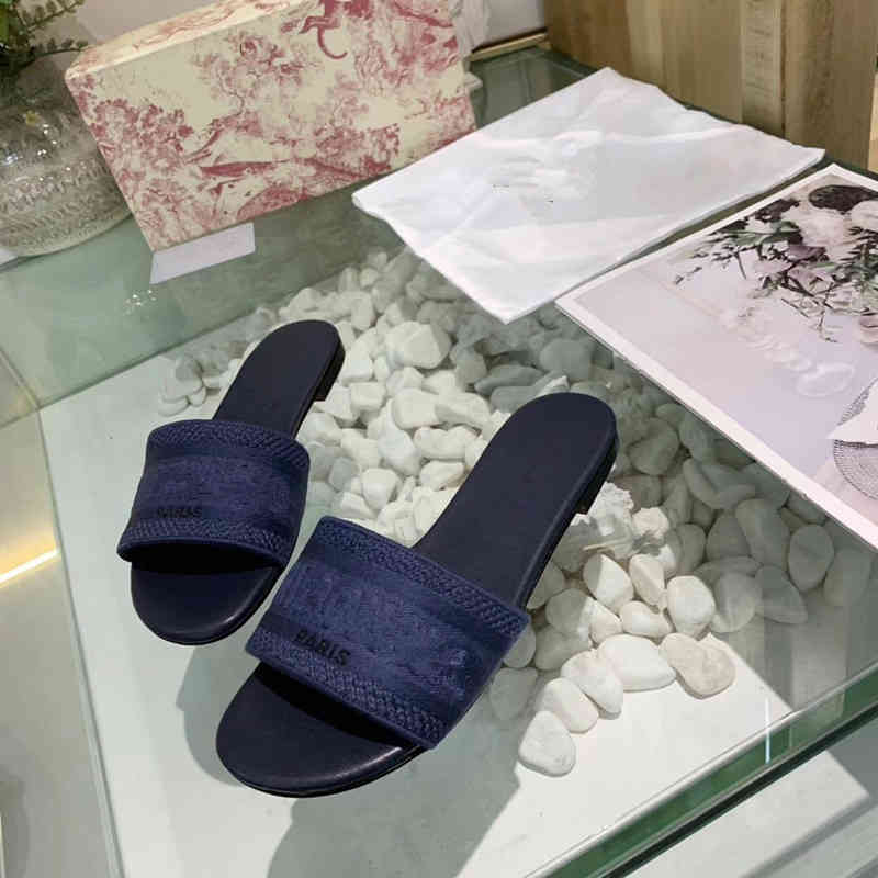 Sandals Brand Designer Summer women Flip flops Slipper Luxury Fashion Genuine Leather slides sandals Metal Chain Ladies Casual shoes EU36-EU42 9AOR, 01
Sandals Brand Designer Summer women Flip flops Slipper Luxury Fashion Genuine Leather slides sandals Metal Chain Ladies Casual shoes EU36-EU42 9AOR, 01