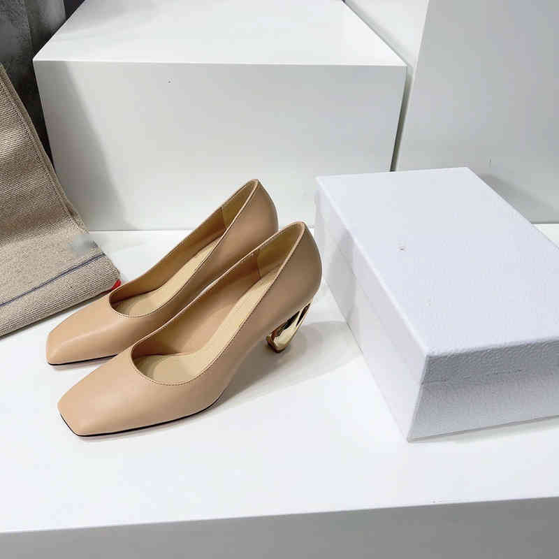 Sandals High Heeled Rhodes sandals are modern with a square toe and stereo heel8cm gold finish size 35-40 ZGQP, Black
Sandals High Heeled Rhodes sandals are modern with a square toe and stereo heel8cm gold finish size 35-40 ZGQP, Black