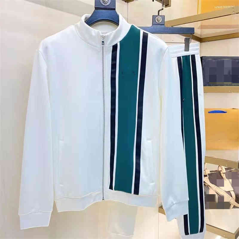 Men's Tracksuits suit designer jacket men's sportswear high quality classic wind resistant warm casual golf fashion Hoodie s4 QM3R
Men's Tracksuits suit designer jacket men's sportswear high quality classic wind resistant warm casual golf fashion Hoodie s4 QM3R