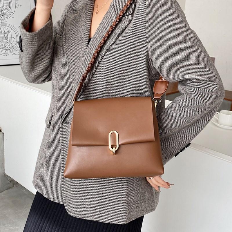 Hot Sale Solid Color Shoulder Bag with Weave Strap Luxury Women Brand Leather Messenger Handbag Female Small Flap Crossbody Bags, Black
Hot Sale Solid Color Shoulder Bag with Weave Strap Luxury Women Brand Leather Messenger Handbag Female Small Flap Crossbody Bags, Black