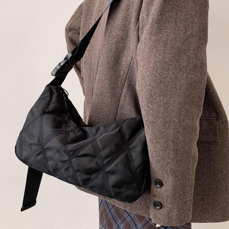 Large Capacity Ladies Hand Bags Oxford Cloth Luxury Designer Cloth Women Shoulder Bag 2021New Crossbody Bags Bolsas Feminina, B-style
Large Capacity Ladies Hand Bags Oxford Cloth Luxury Designer Cloth Women Shoulder Bag 2021New Crossbody Bags Bolsas Feminina, B-style