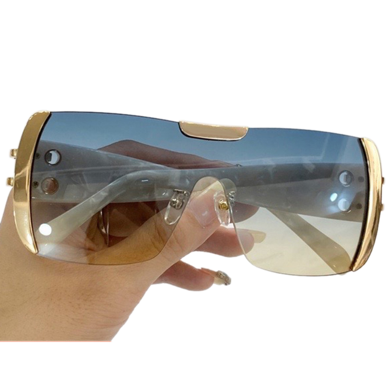a New piece feminine brand fashion gradient of large square dimensions female sunglasses XIHI
a New piece feminine brand fashion gradient of large square dimensions female sunglasses XIHI
