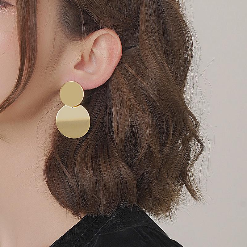 AENSOA Fashion Trendy Metal Geometric Earring for Women Gold Color Shiny Smooth Round Square Drop Earring 2021 Statement Jewelry
AENSOA Fashion Trendy Metal Geometric Earring for Women Gold Color Shiny Smooth Round Square Drop Earring 2021 Statement Jewelry
