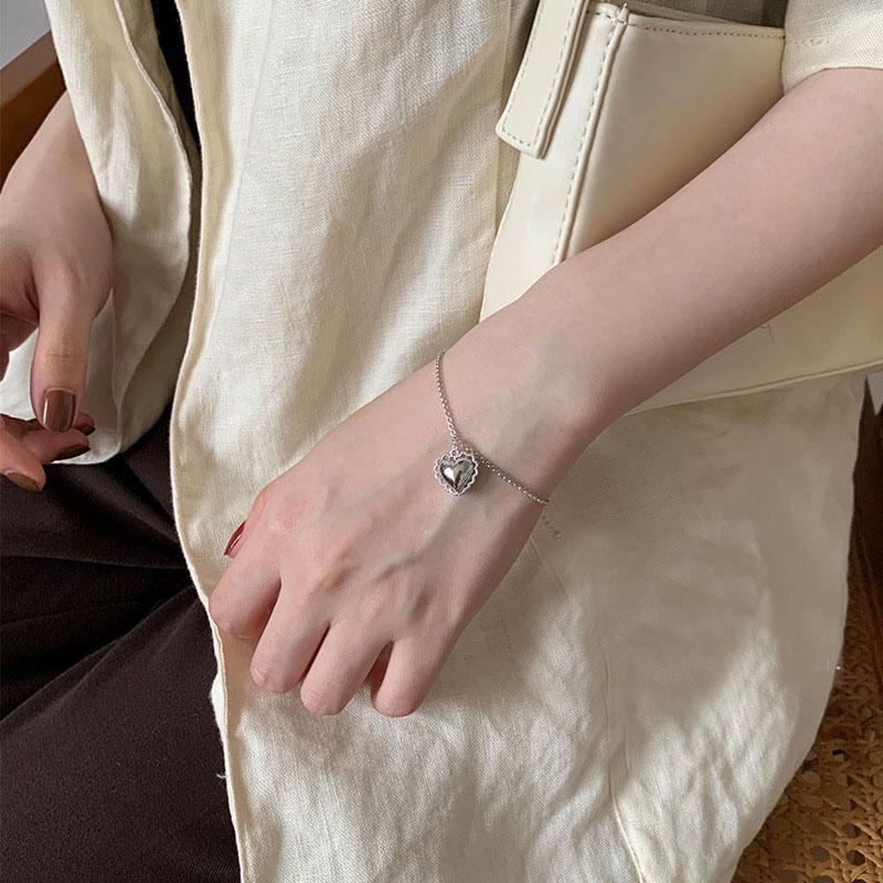Charm Bracelets Korean Designer Chrams For Women Anime Lace Heart-shaped Bracelet Jewelry Accesorios Gift Wholesale Pulseras 
Charm Bracelets Korean Designer Chrams For Women Anime Lace Heart-shaped Bracelet Jewelry Accesorios Gift Wholesale Pulseras