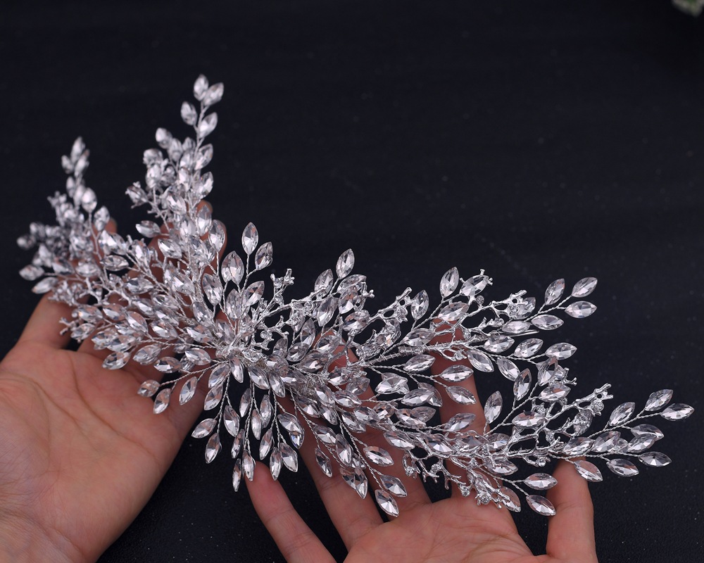 Hairpin Diamond Tiara Baroque Beautiful Crown Bride Ladies Jewelry Diamond Crowns Bride Wedding Crown Accessories European Style Retro Palace Crown