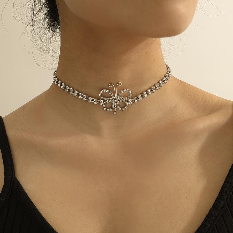 Chains European And American Creative Jjewelry Fashion Simple Rhinestone Necklace Hollow Butterfly Women
Chains European And American Creative Jjewelry Fashion Simple Rhinestone Necklace Hollow Butterfly Women