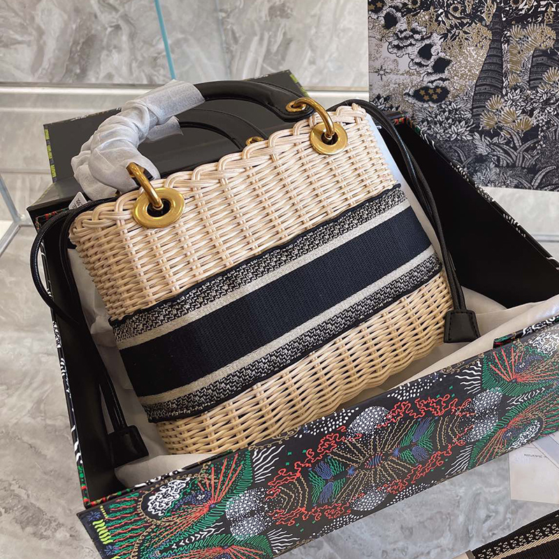 Designer Women Rattan Straw Woven Tote Bag Paris Brand Embroidered Logo Crossbody Shopping Handbags Lady Basket Totes Shoulder Handbag Luxurys Designers Bags, Grey
Designer Women Rattan Straw Woven Tote Bag Paris Brand Embroidered Logo Crossbody Shopping Handbags Lady Basket Totes Shoulder Handbag Luxurys Designers Bags, Grey
