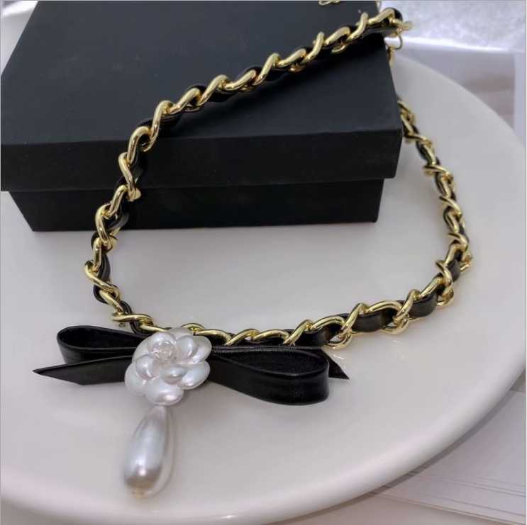Flower bow necklace female color 2020 new simple style chain necklace, Golden;silver
Flower bow necklace female color 2020 new simple style chain necklace, Golden;silver