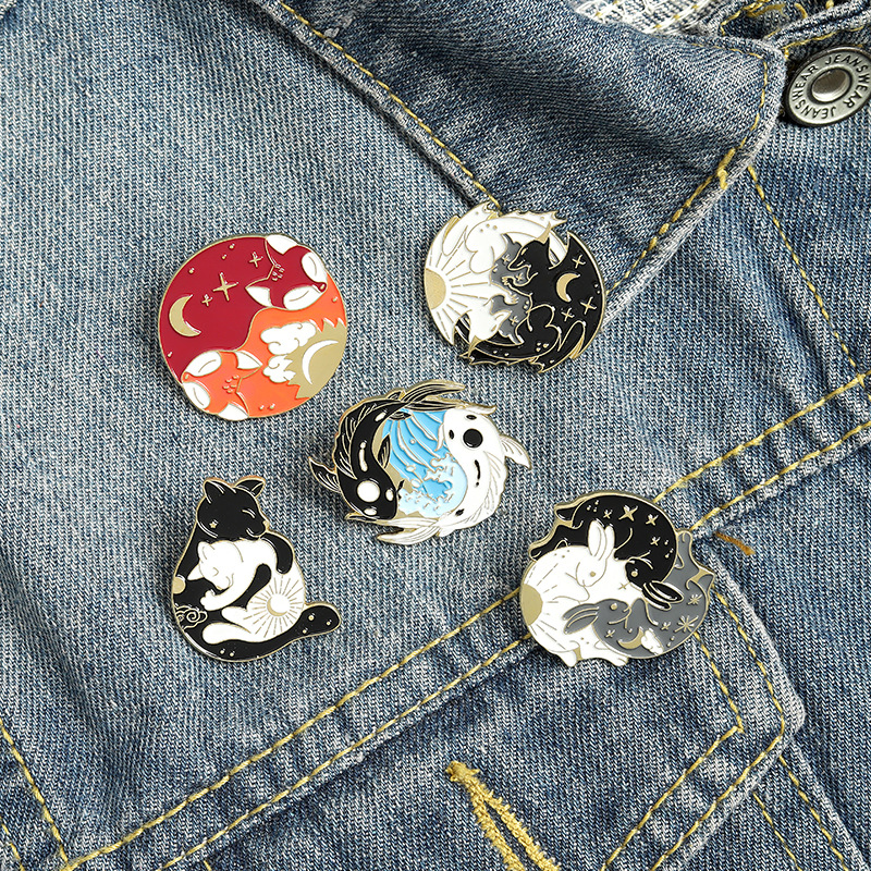 European Fox Animal Alloy Brooches Goldfish Rabbit Enamel Badge Pins Unisex Backpack Collar Soft Pin Jewelry Accessories