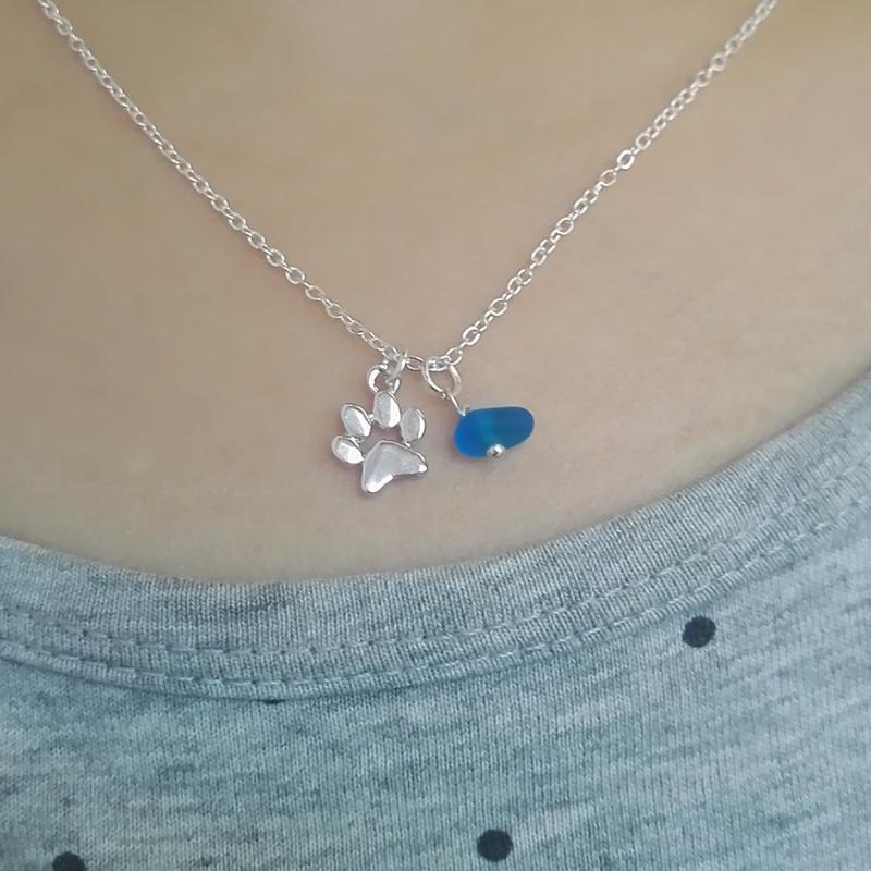 SanLan pet animal charm dainty dog necklace with blue sea glass beach jewelry Cat Animal Lover Gift
SanLan pet animal charm dainty dog necklace with blue sea glass beach jewelry Cat Animal Lover Gift
