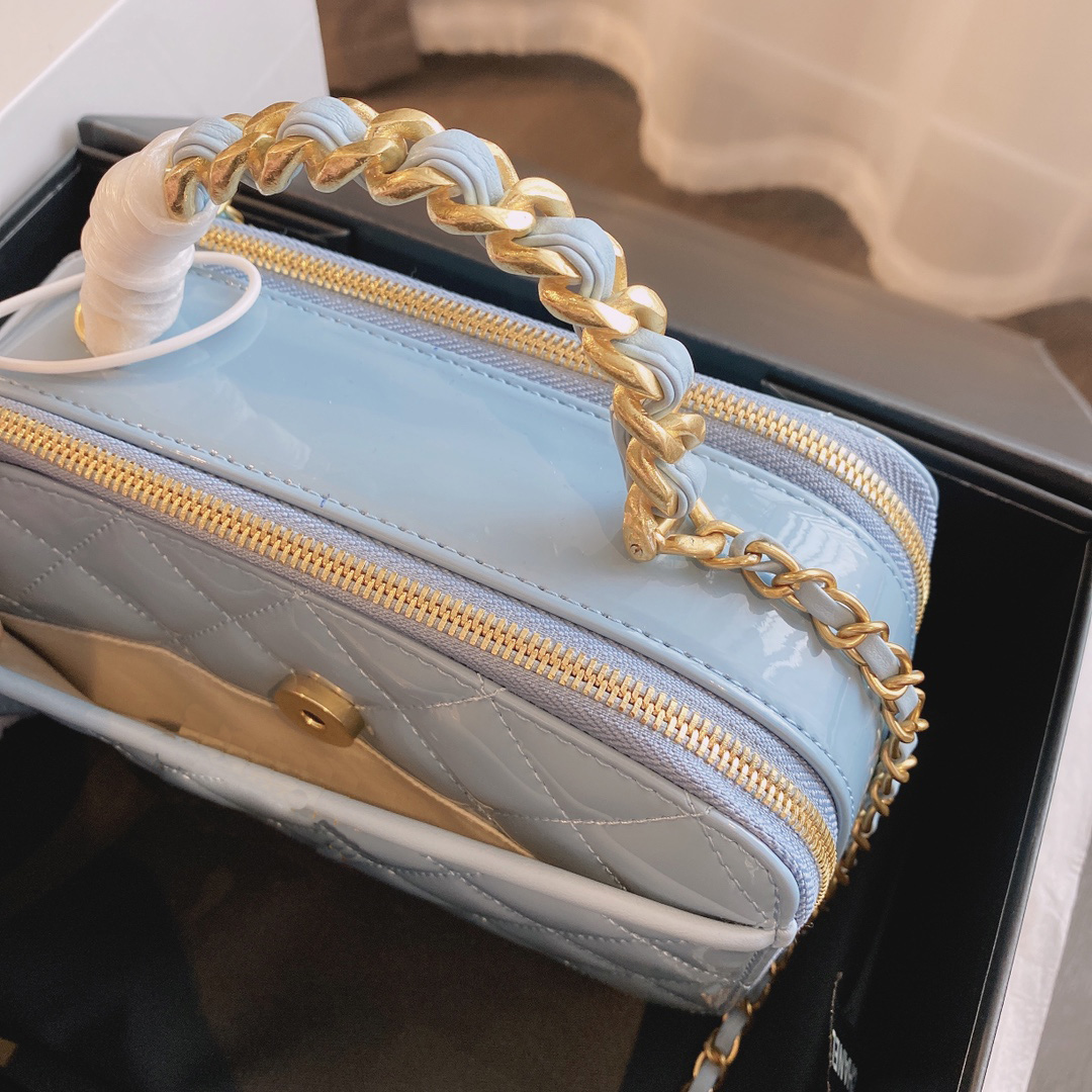 Patent leather quilted high quality cosmetic bag solid color diamond pattern lady's handbag camera bag soft box
Patent leather quilted high quality cosmetic bag solid color diamond pattern lady's handbag camera bag soft box