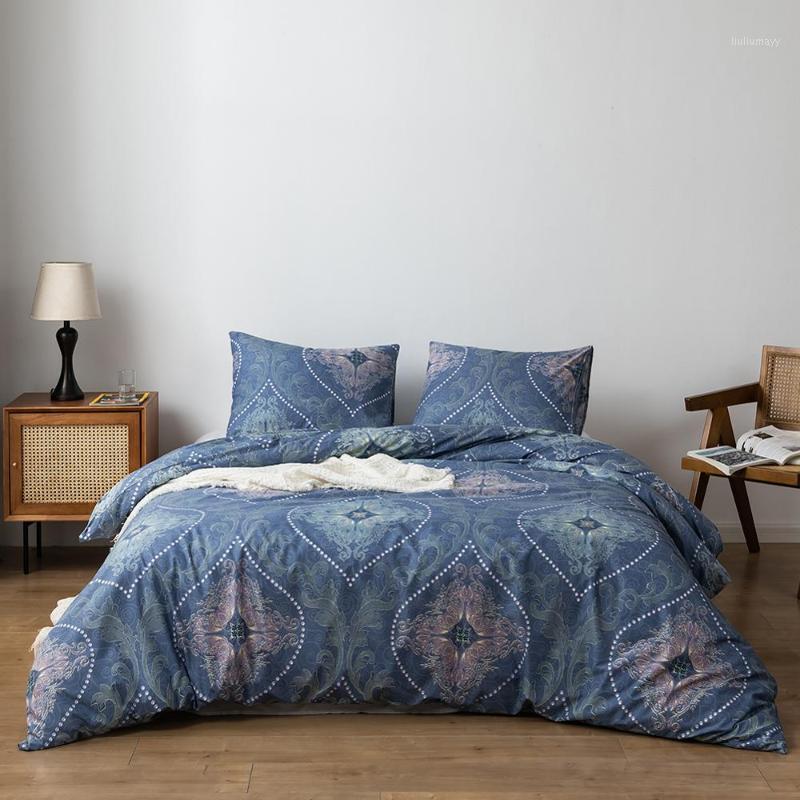 Quilt Cover Set Blue Color Bed Sets Single/Queen/King Size Printed Comforter Covers housse de couette Double Bedding Kit1, 009
Quilt Cover Set Blue Color Bed Sets Single/Queen/King Size Printed Comforter Covers housse de couette Double Bedding Kit1, 009