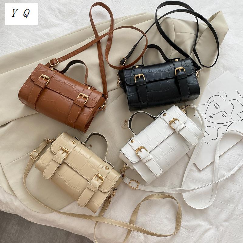 Chain Pure Color Simplicity Small Soft Leather Pillow bag Women 2021 women Fashion shoulder bag New Handbag And Purse, Black
Chain Pure Color Simplicity Small Soft Leather Pillow bag Women 2021 women Fashion shoulder bag New Handbag And Purse, Black