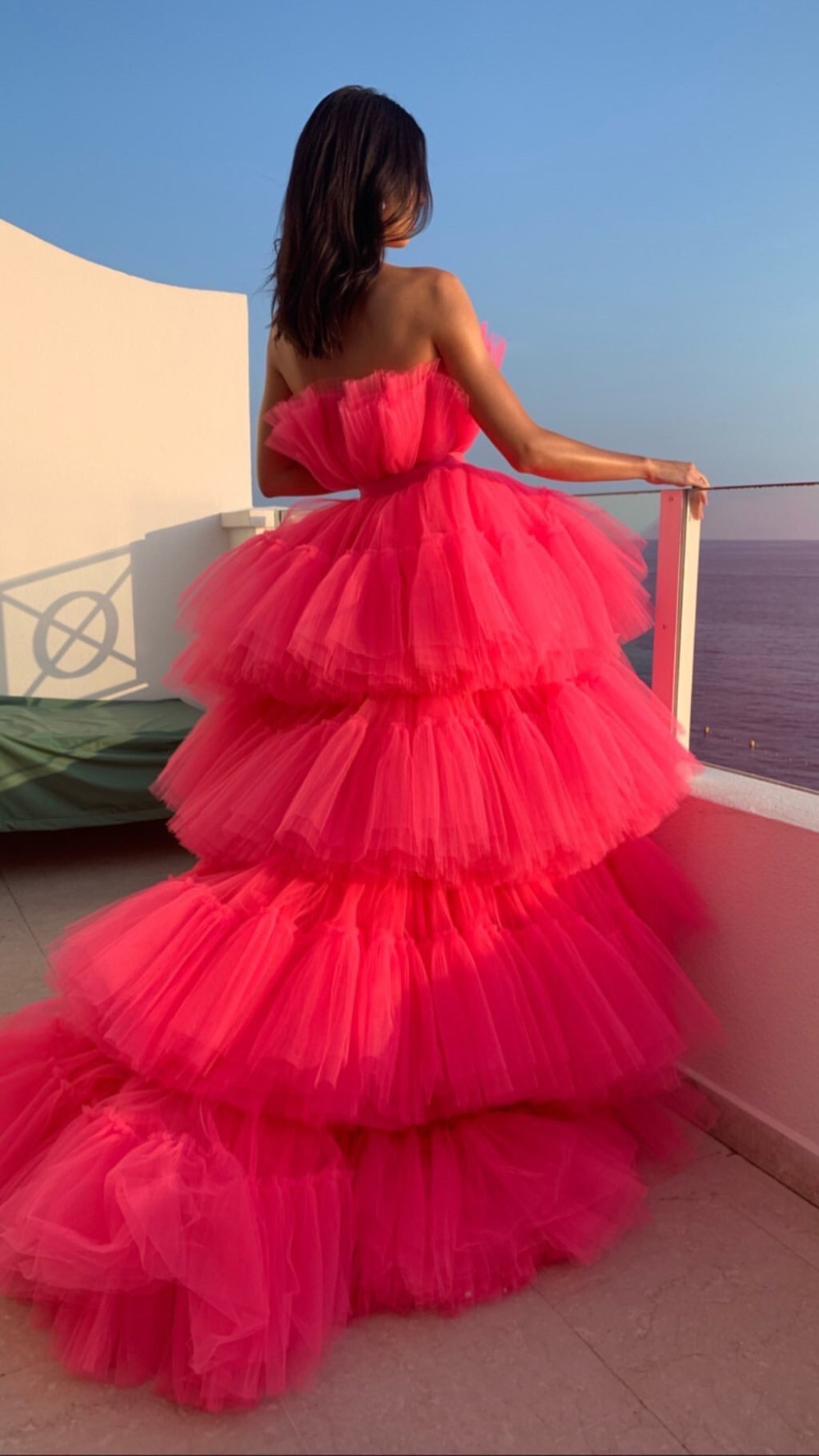 Kendall Jenner Fuchsia Pink High Low Prom Dresses Strapless Tiered Tulle Evening Celebrity Dress 2023 Luxury Puffy Long Pageant Dress For Women