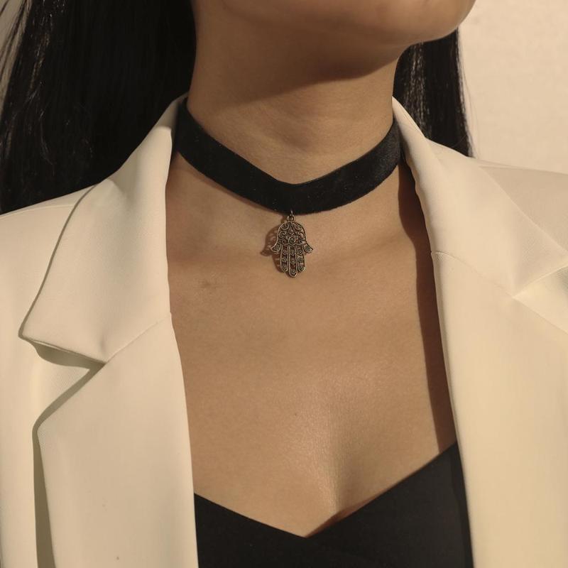 Bohemian Black Velvet Alloy Hand Palm Pendant Necklace for Women Fashion Ocean Sea Beach Necklaces Boho Jewelry
Bohemian Black Velvet Alloy Hand Palm Pendant Necklace for Women Fashion Ocean Sea Beach Necklaces Boho Jewelry