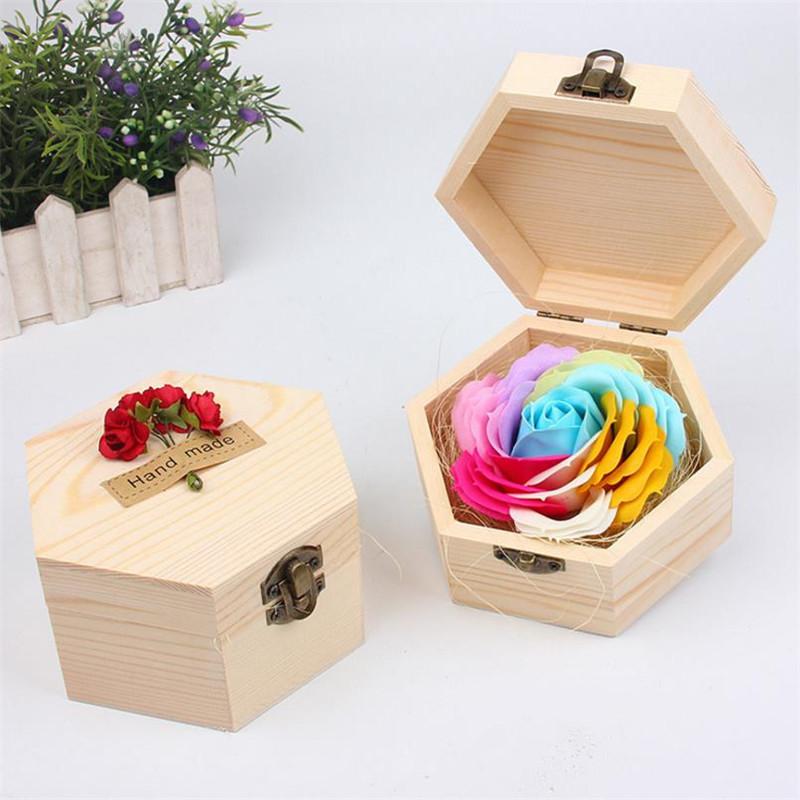 Artificial Flowers Rose Gift Box Fake Flowers Romantic Birthday Wedding Valentine's Day Mother's Day decor Simulation
Artificial Flowers Rose Gift Box Fake Flowers Romantic Birthday Wedding Valentine's Day Mother's Day decor Simulation