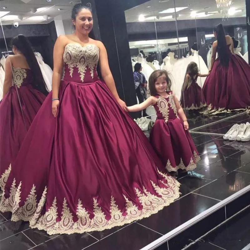 Elegant Long Burgundy Prom Dresses Sweetheart Ball Gown Lace Applique Satin Evening Gown, Black
Elegant Long Burgundy Prom Dresses Sweetheart Ball Gown Lace Applique Satin Evening Gown, Black