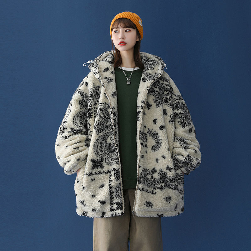 2020 New Neutral Style Hooded Parkas Lamb Wool Coat Man Graphic Printed Korean Streetwear Warm Coats Woman Parka, White
2020 New Neutral Style Hooded Parkas Lamb Wool Coat Man Graphic Printed Korean Streetwear Warm Coats Woman Parka, White