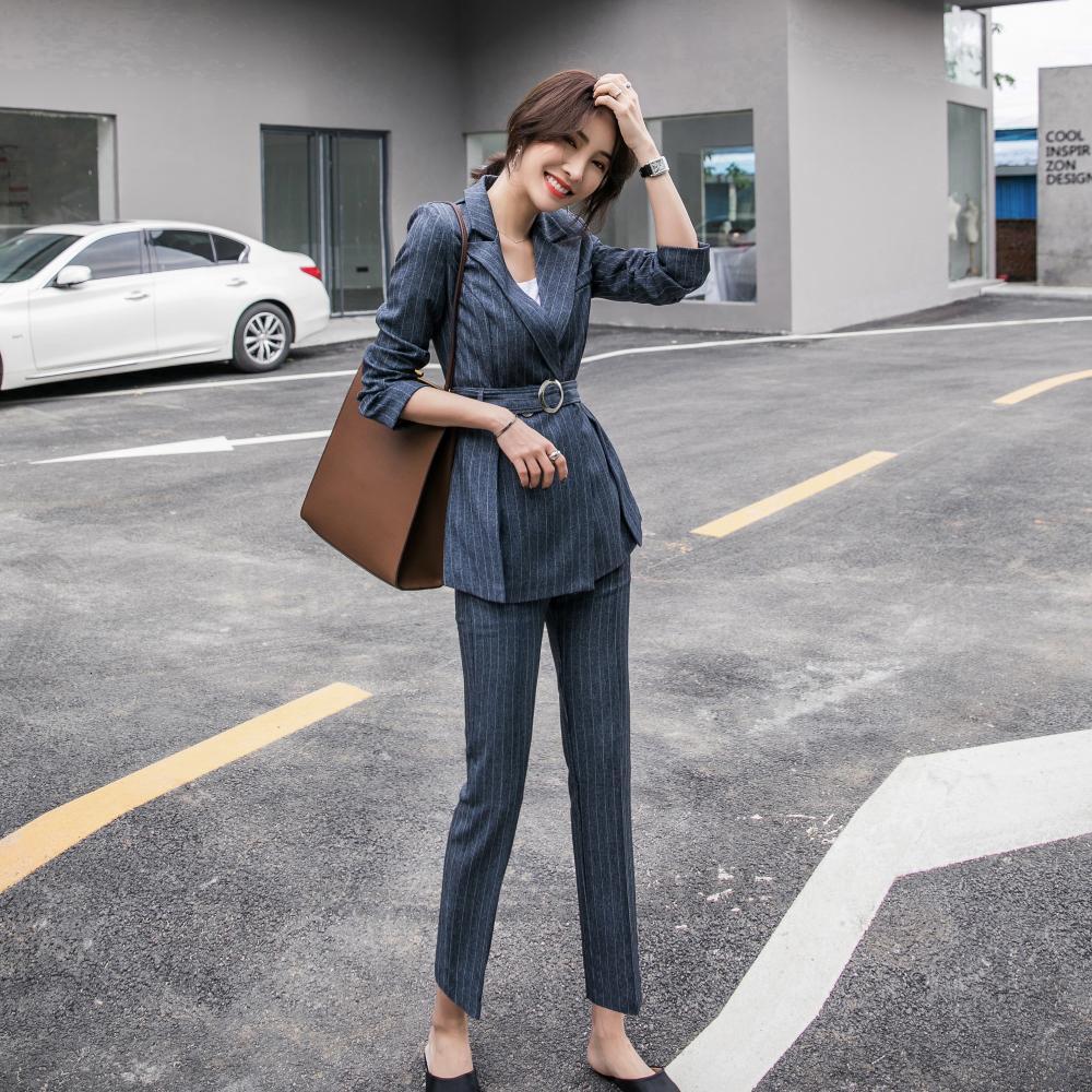 2021 New Spring Summer Women's Ol Fashion Warm Striped Blazer with Belt Slim Pants Two-piece Set Z7kh, Blue gray
2021 New Spring Summer Women's Ol Fashion Warm Striped Blazer with Belt Slim Pants Two-piece Set Z7kh, Blue gray