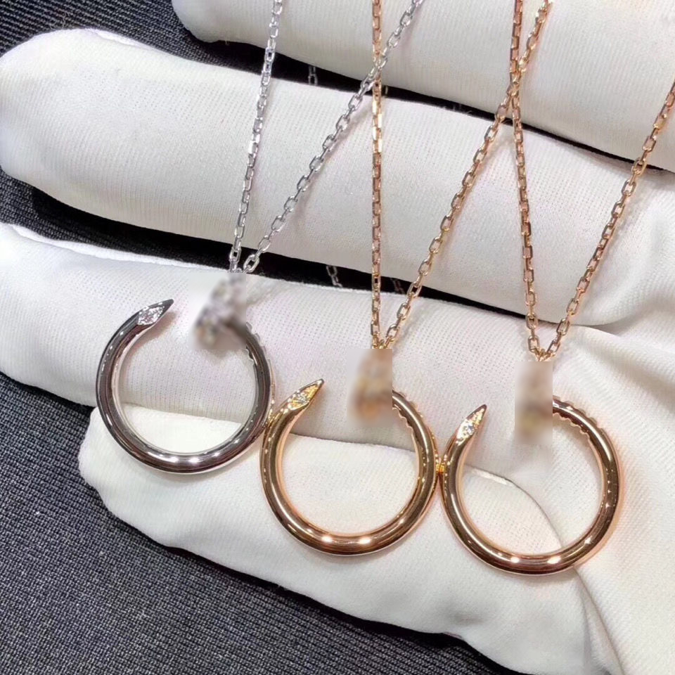 Luxury C Brand Nail Necklace Spike Pendant Silver Twinkle Stone Women Neck Chain Fine Jewelry Chain Beauty Fashion Accessories Ornament
Luxury C Brand Nail Necklace Spike Pendant Silver Twinkle Stone Women Neck Chain Fine Jewelry Chain Beauty Fashion Accessories Ornament