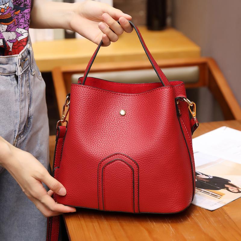 Small bag female 2021 new trend Korean version of simple fashion all-match ladies handbag messenger bag shoulder, Black
Small bag female 2021 new trend Korean version of simple fashion all-match ladies handbag messenger bag shoulder, Black