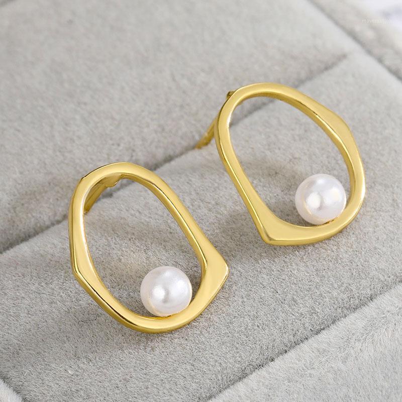 Classic Openwork Pearl Earrings For Woman Exquisite Charm Jewelry Geometric Earrings Push-in Earring Temperament Gift Accessorie1
Classic Openwork Pearl Earrings For Woman Exquisite Charm Jewelry Geometric Earrings Push-in Earring Temperament Gift Accessorie1