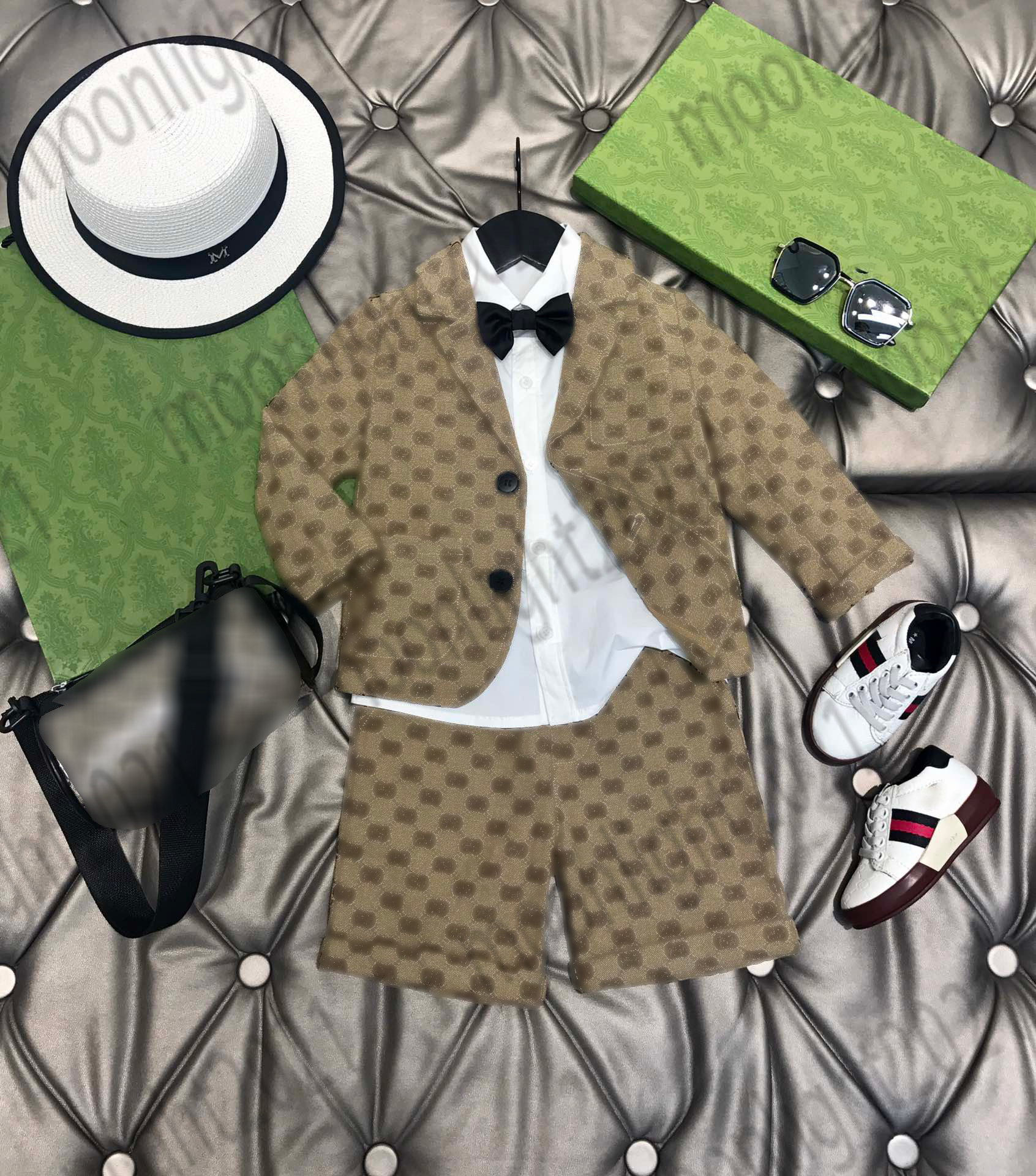 high-end designer kids jacket suit set jackets + t shirts shorts sets color childrens suit brand boys clothing cotton tees size -150 Brother and sister costume 22ss, 01
high-end designer kids jacket suit set jackets + t shirts shorts sets color childrens suit brand boys clothing cotton tees size -150 Brother and sister costume 22ss, 01