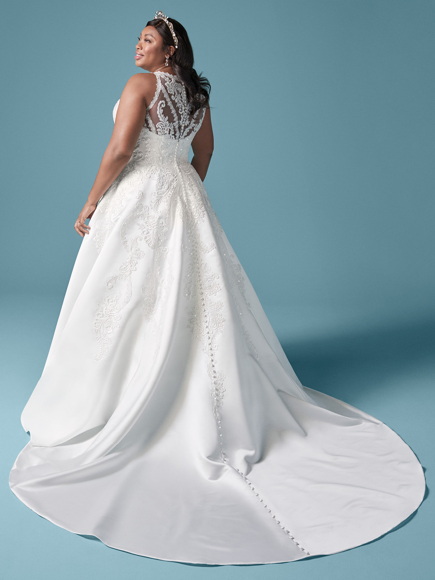 Plus Size Graceful Lace Appliqued Wedding Dresses Sheer Jewel Neck A Line Sequined Bridal Gowns Sweep Train Satin Robe De Marie