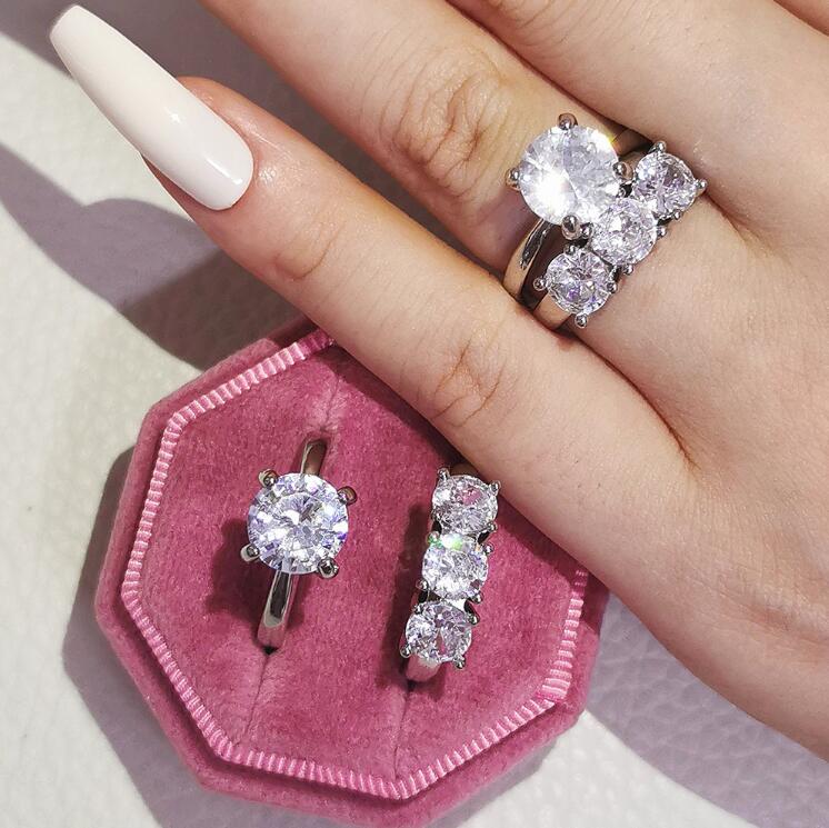 Choucong Three Stone Wedding Rings Simple Fashion Jewelry Large Round Cut White 5A Cubic Zircon CZ Diamond Promise Party Women Engagement Bridal Ring 