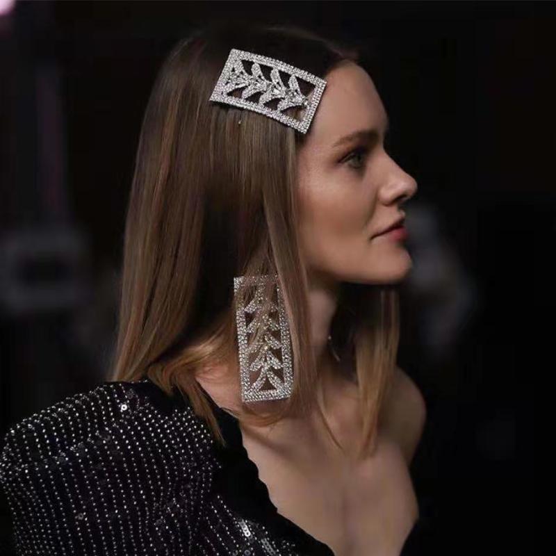 New Boutique Luxury Shiny Rhinestone Tree Charms Women Dangle Earrings Jewelry Party Show Lady's Statement Earrings Accessories
New Boutique Luxury Shiny Rhinestone Tree Charms Women Dangle Earrings Jewelry Party Show Lady's Statement Earrings Accessories